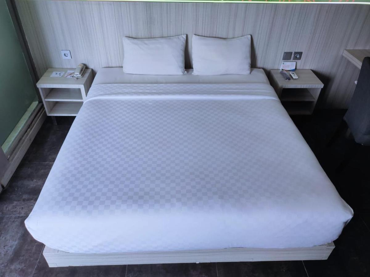 Grand Kolopaking Hotel Kebumen Eksteriør billede
