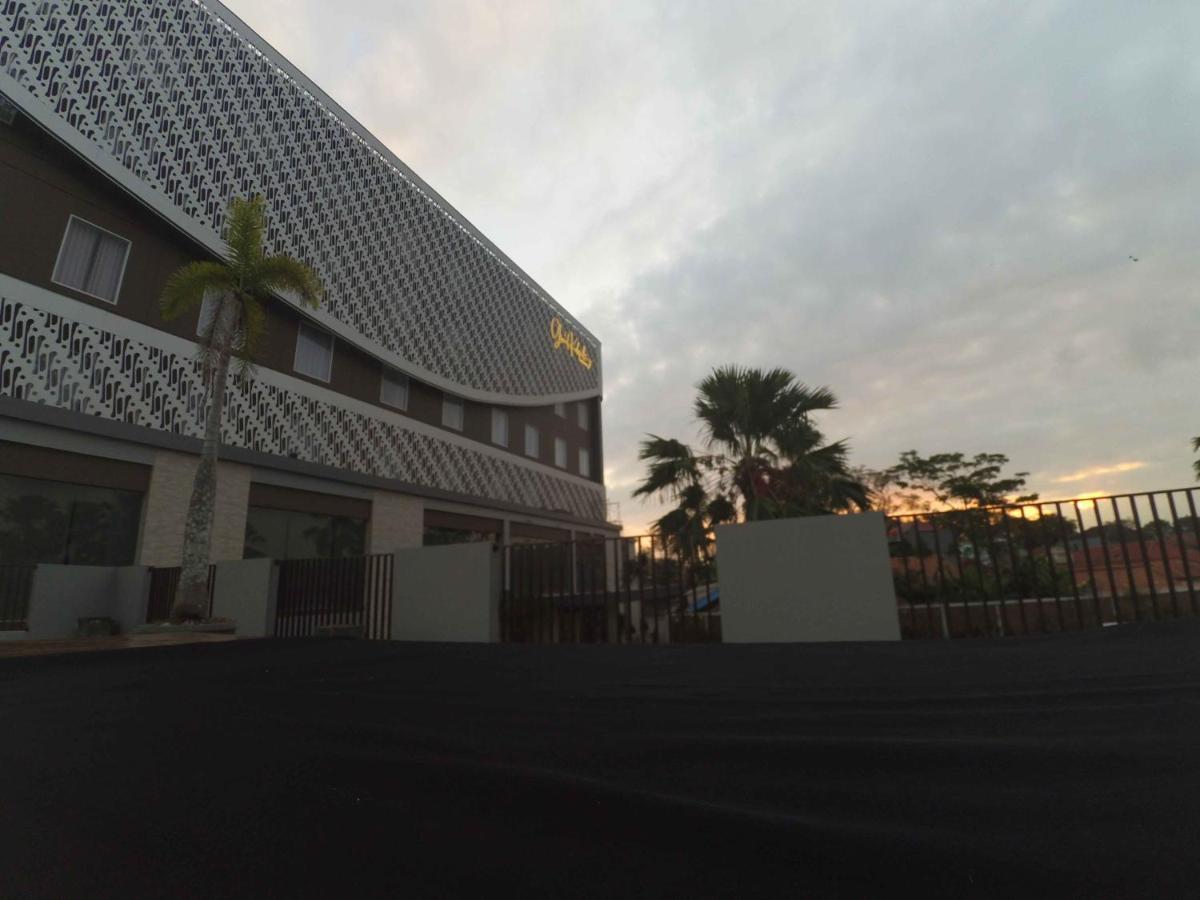 Grand Kolopaking Hotel Kebumen Eksteriør billede